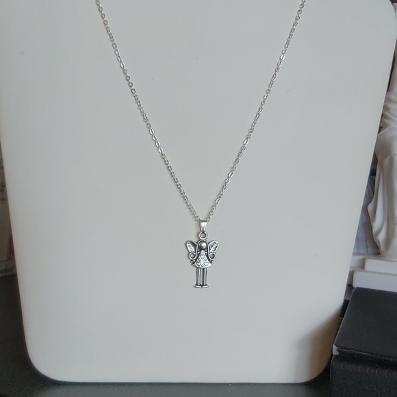 Silver Tone Necklace - Picture 2 of 3